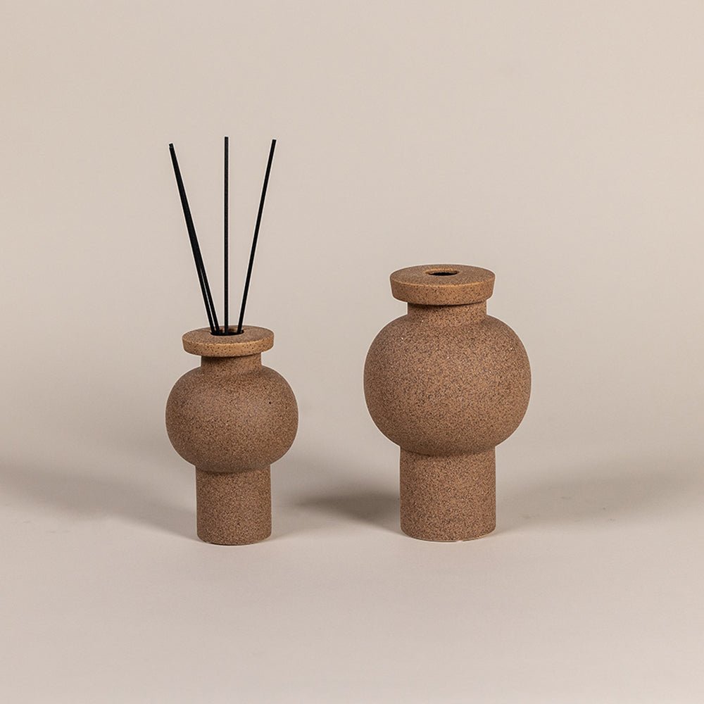 Decorative fragrance diffusers for shelves, consoles and bathrooms