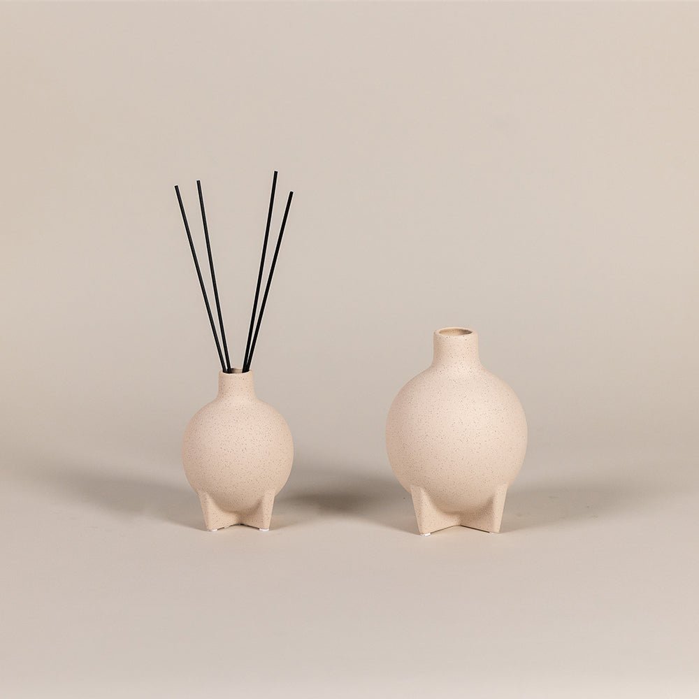 Decorative reed diffusers for shelves, consoles and bathrooms