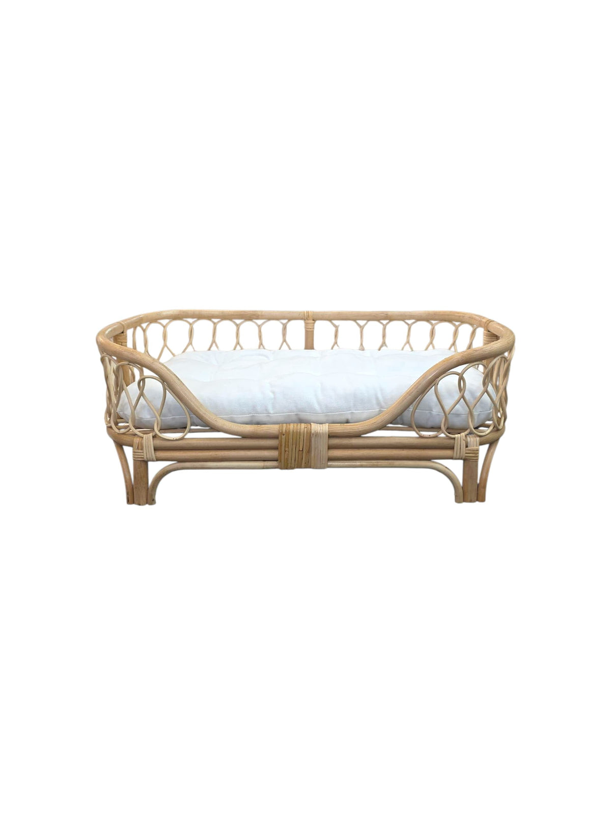 Rattan Pet Bed: image 2