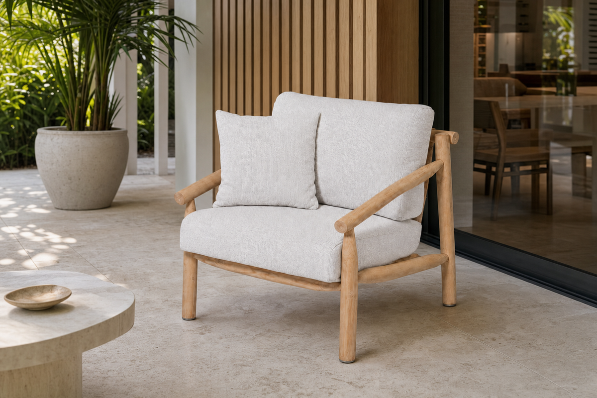 Ariana Armchair: image 1