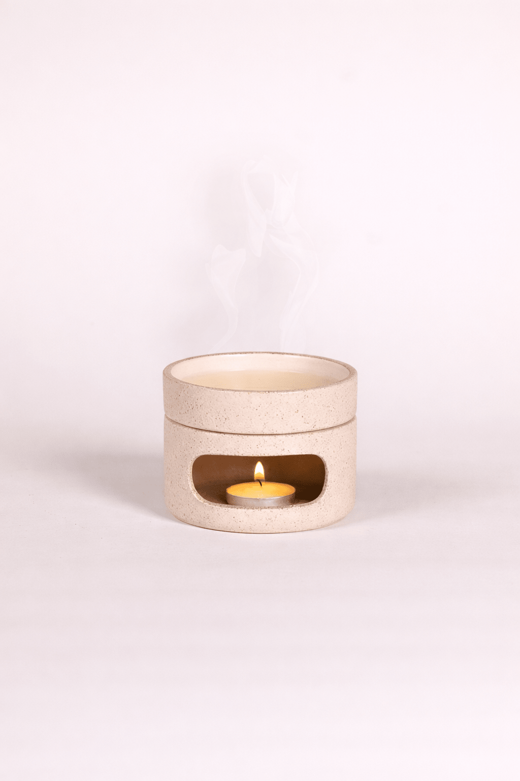 Oil burner set with sculptural decorative form