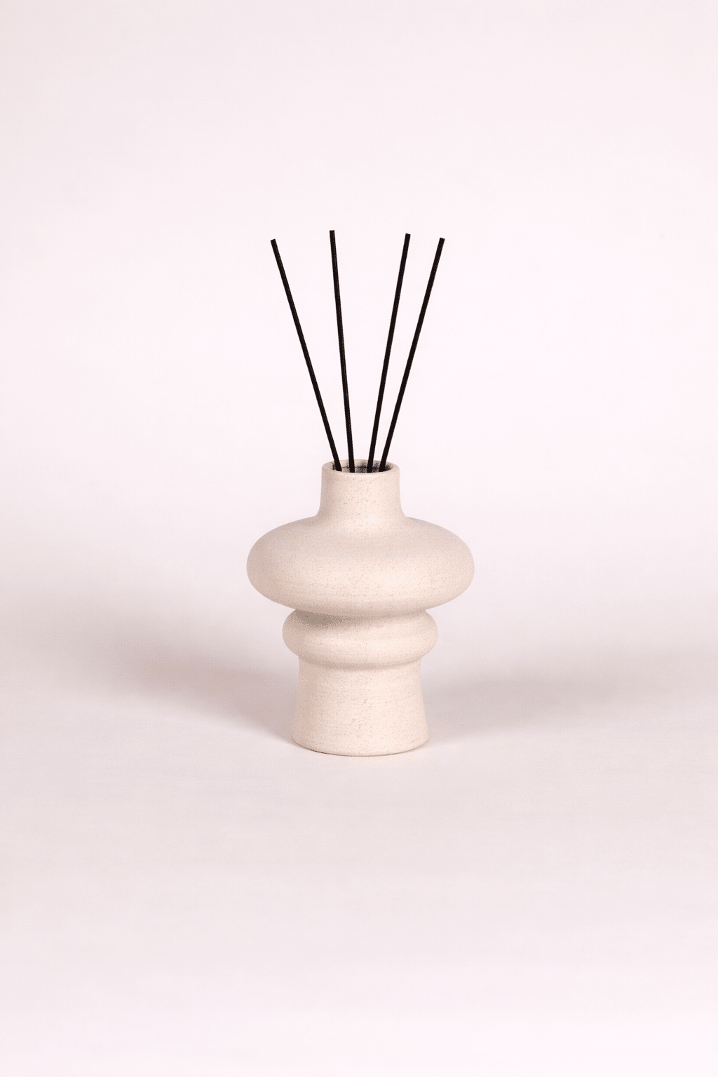 Elegant reed diffusers for home fragrance styling