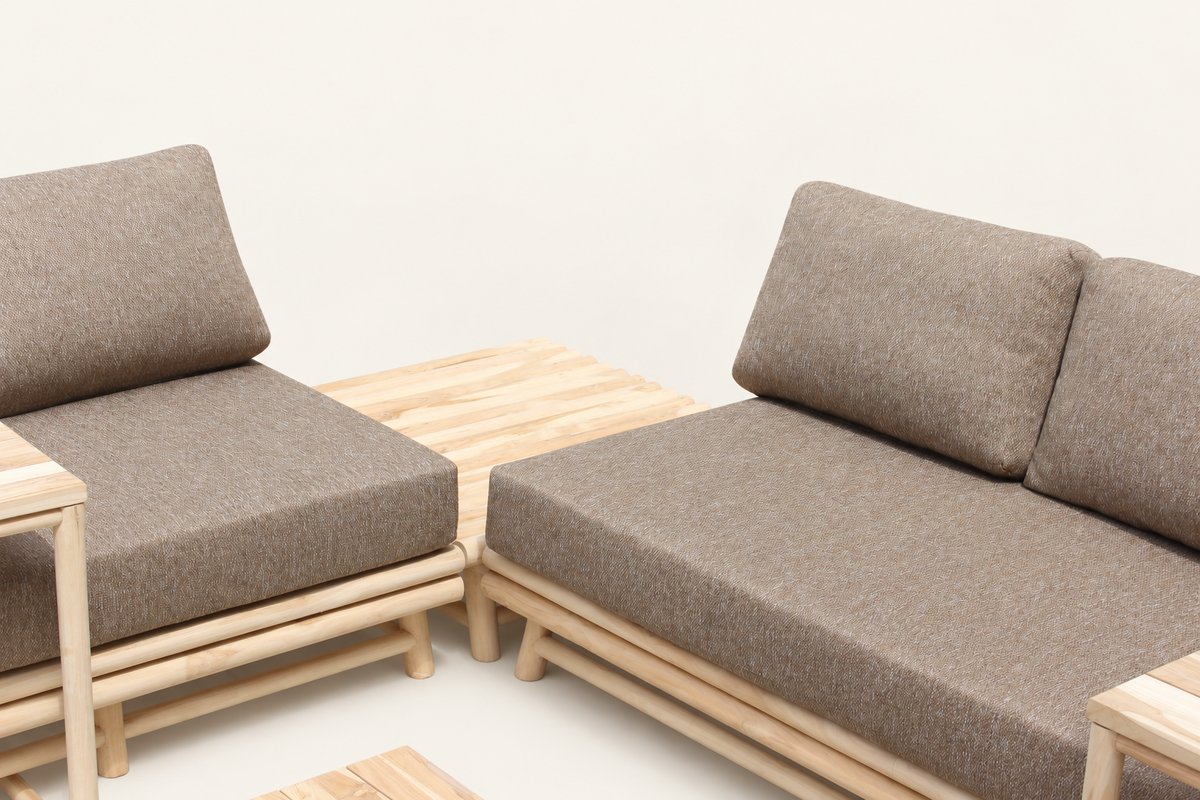 Wilma Outdoor Lounge Set, upholstery and teak detail